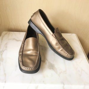 TOD'S women's 8.5 pewter leather driving slippers
